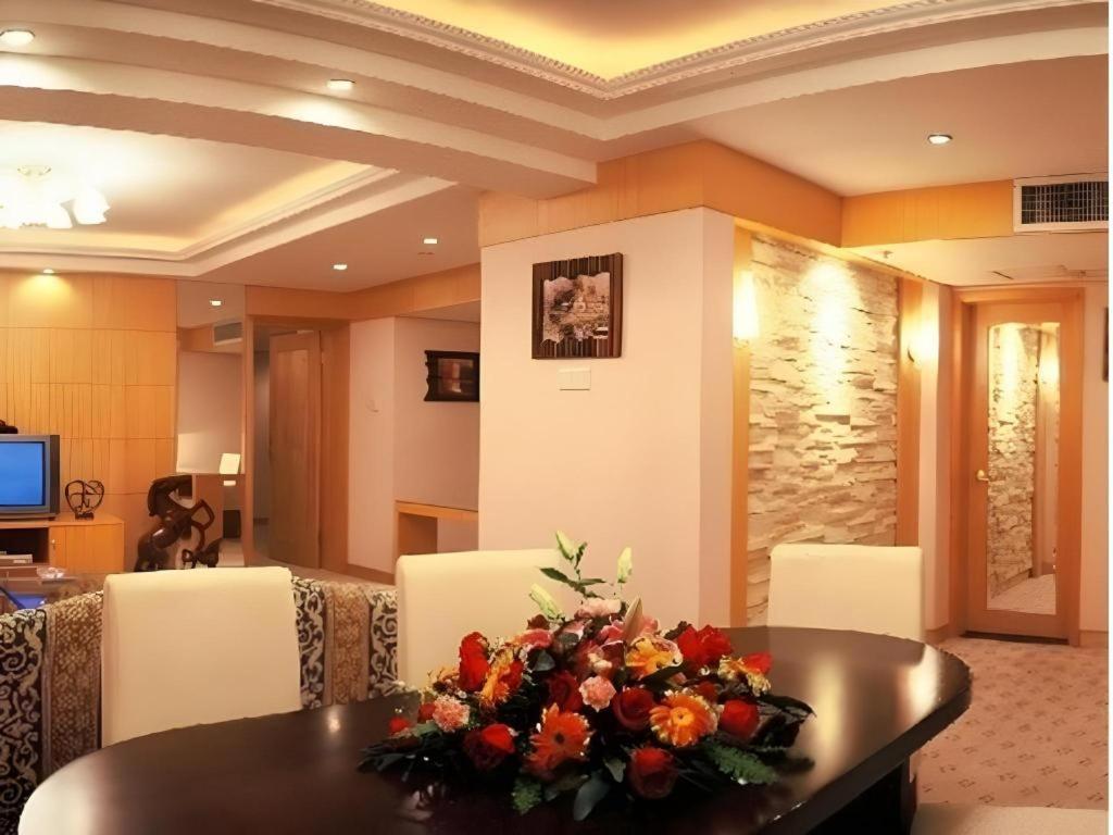 Golden Lustre Hotel Шеньчжень Екстер'єр фото