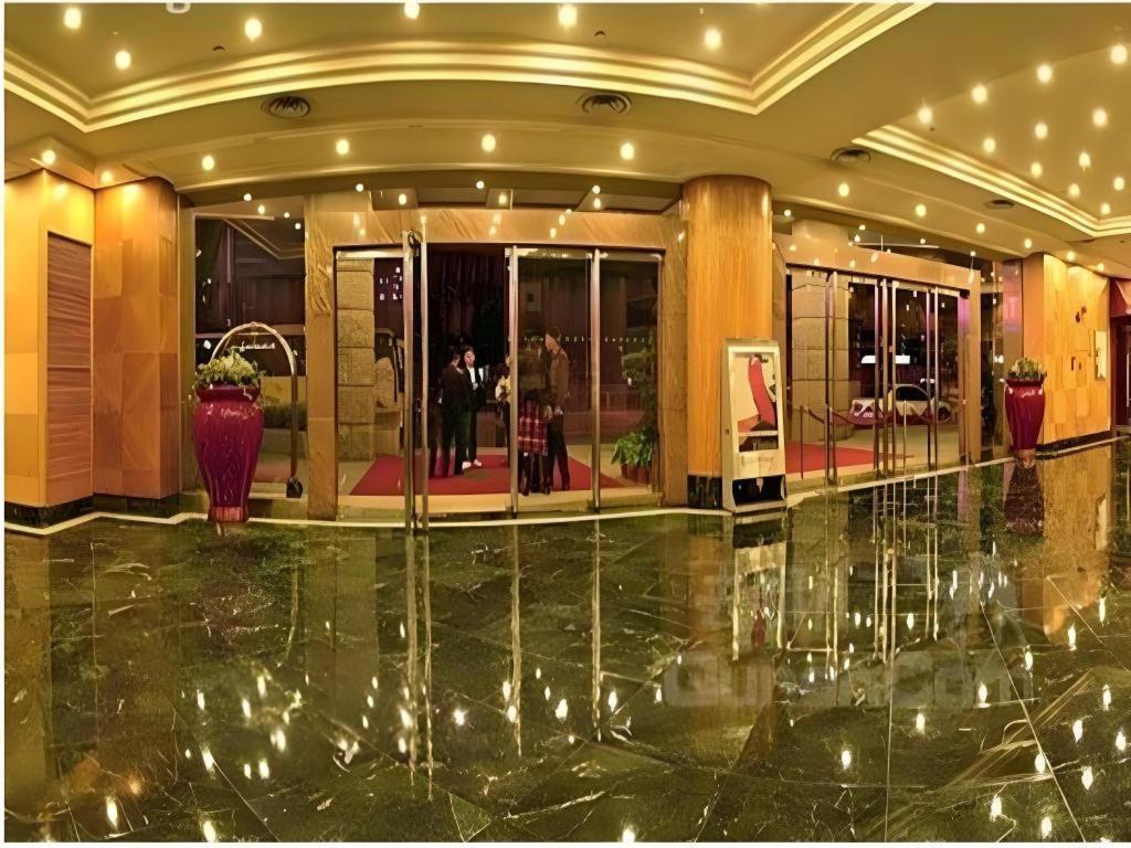 Golden Lustre Hotel Шеньчжень Екстер'єр фото